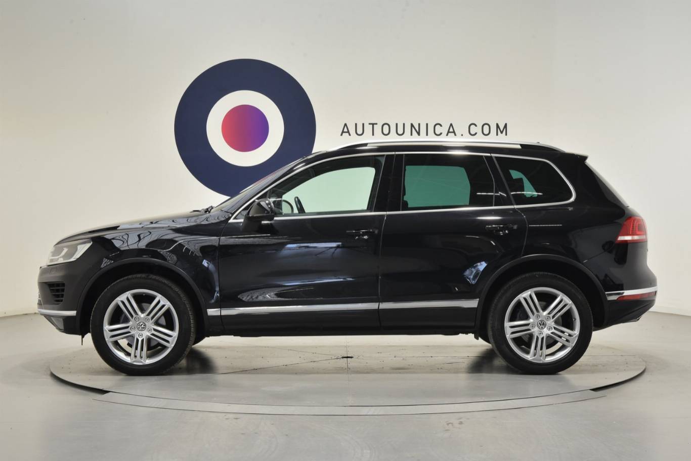 VOLKSWAGEN Touareg 30