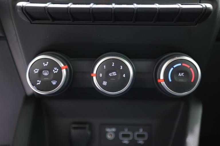 RENAULT Clio 30