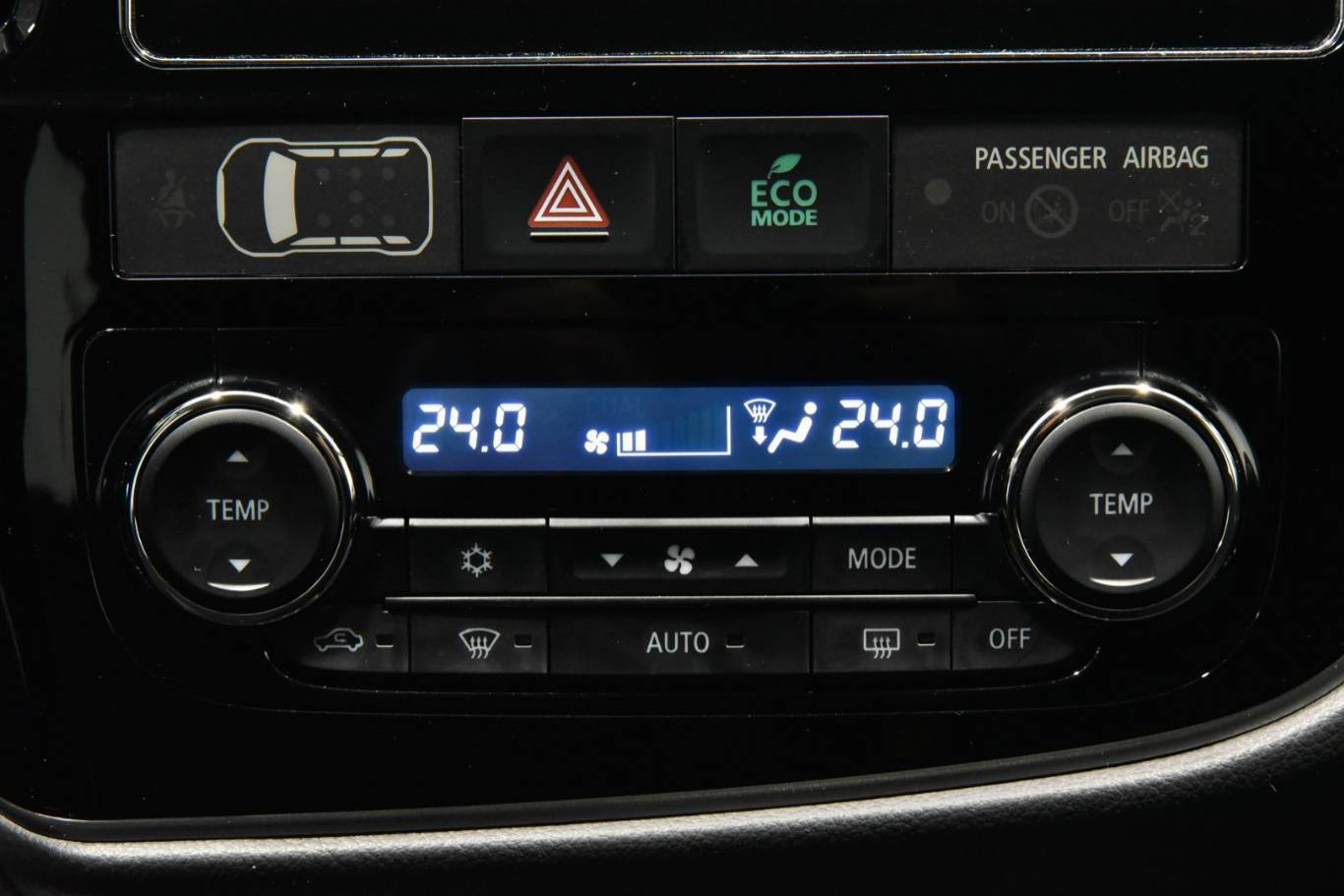 MITSUBISHI Outlander 9