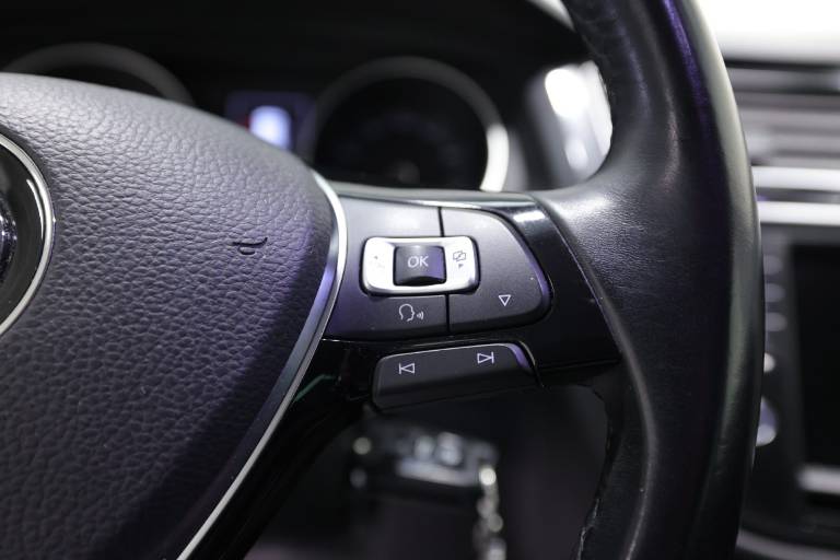 VOLKSWAGEN Tiguan 22