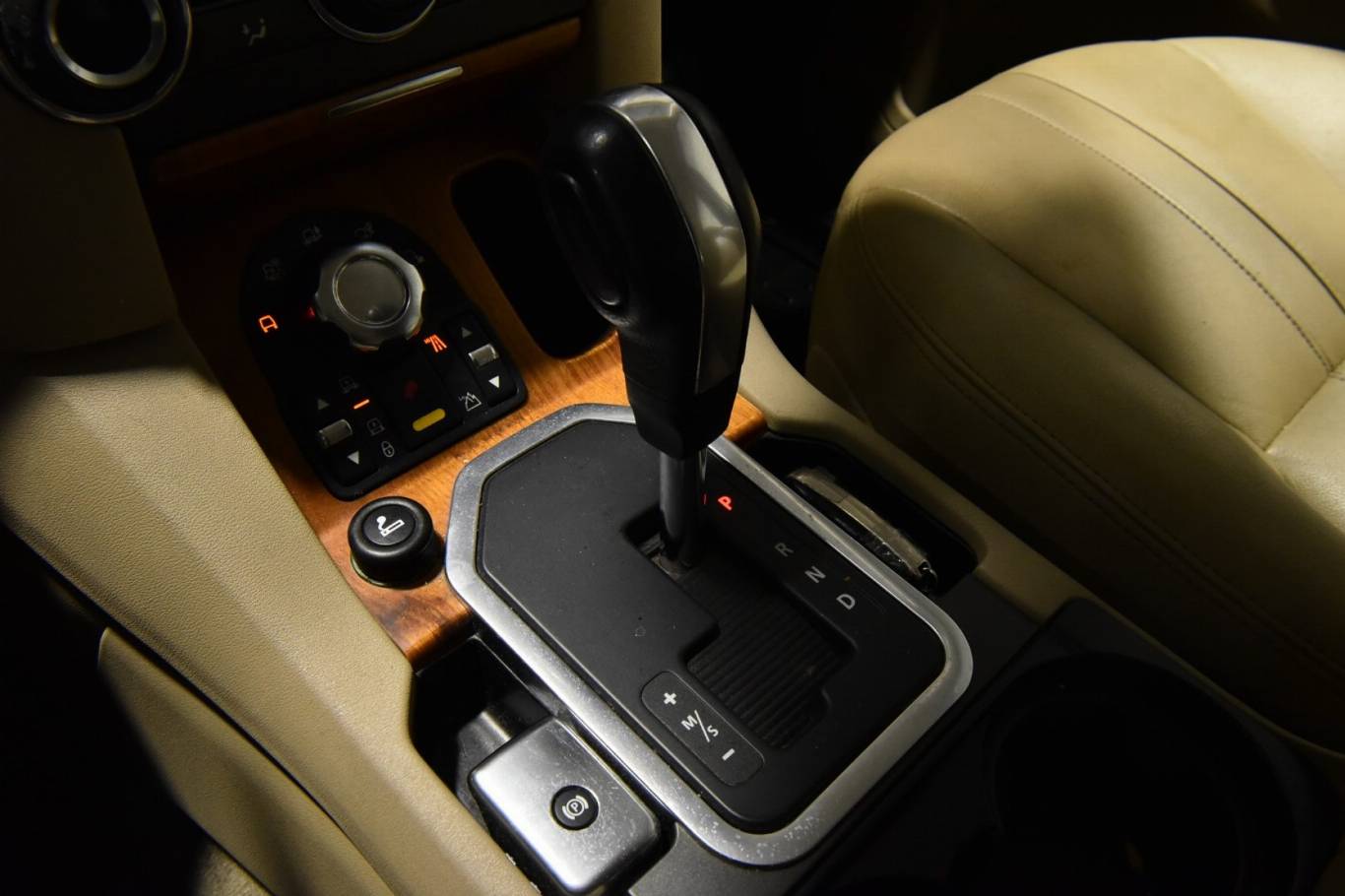 LAND ROVER Discovery 19