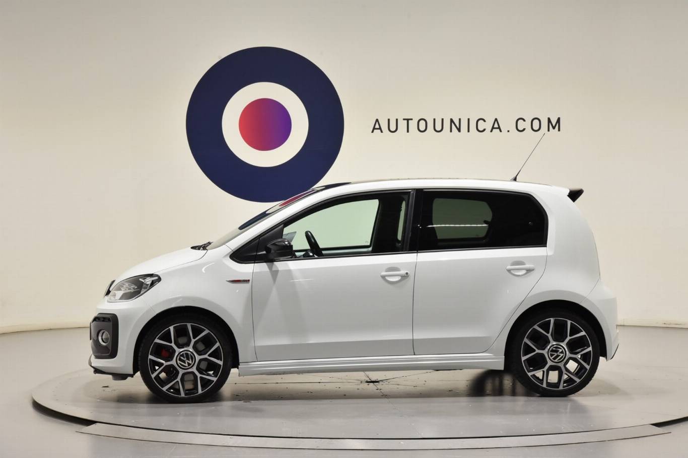 VOLKSWAGEN Up! 16