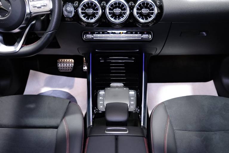 MERCEDES-BENZ GLA 50