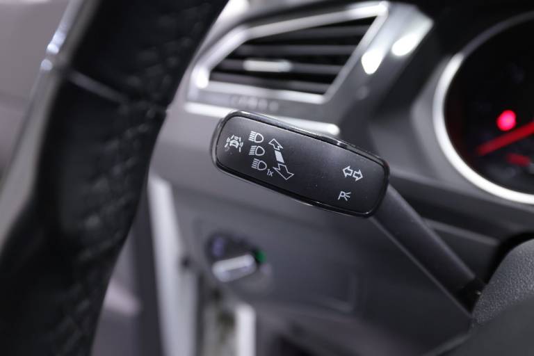 VOLKSWAGEN Tiguan 23