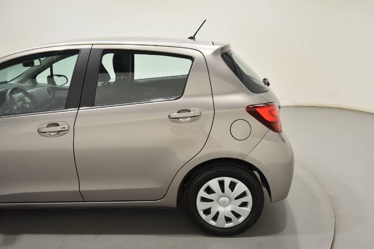 TOYOTA Yaris 45
