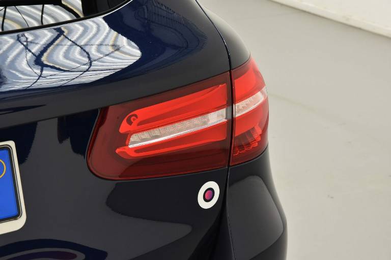 MERCEDES-BENZ GLC 220 54