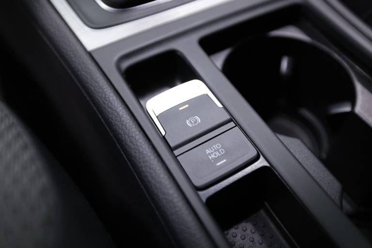 VOLKSWAGEN Golf 29