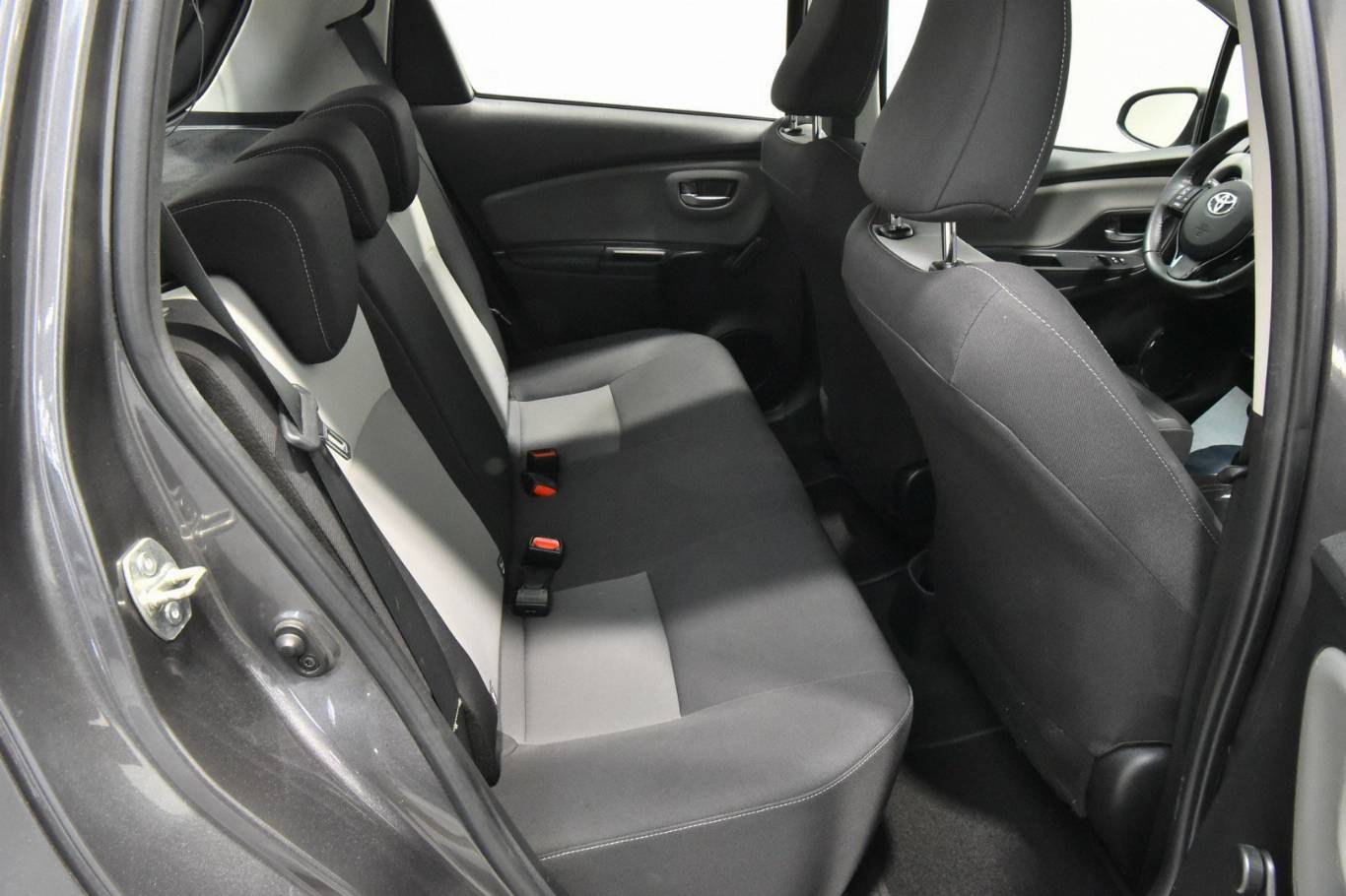 TOYOTA Yaris 39