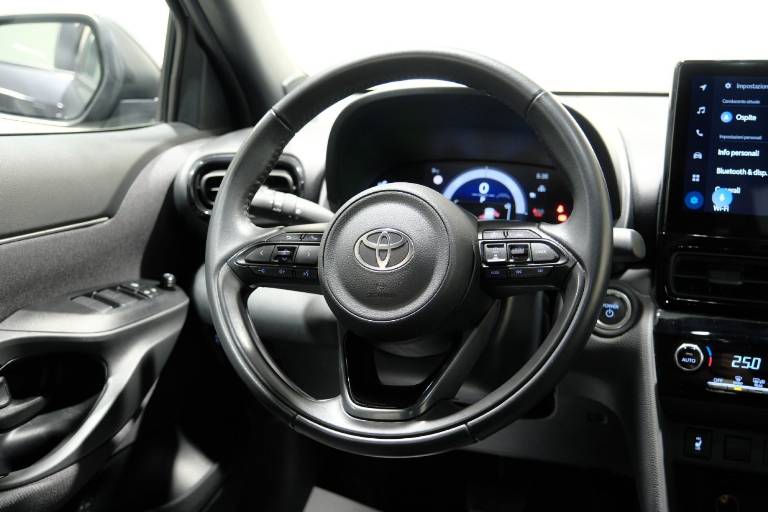 TOYOTA Yaris Cross 39