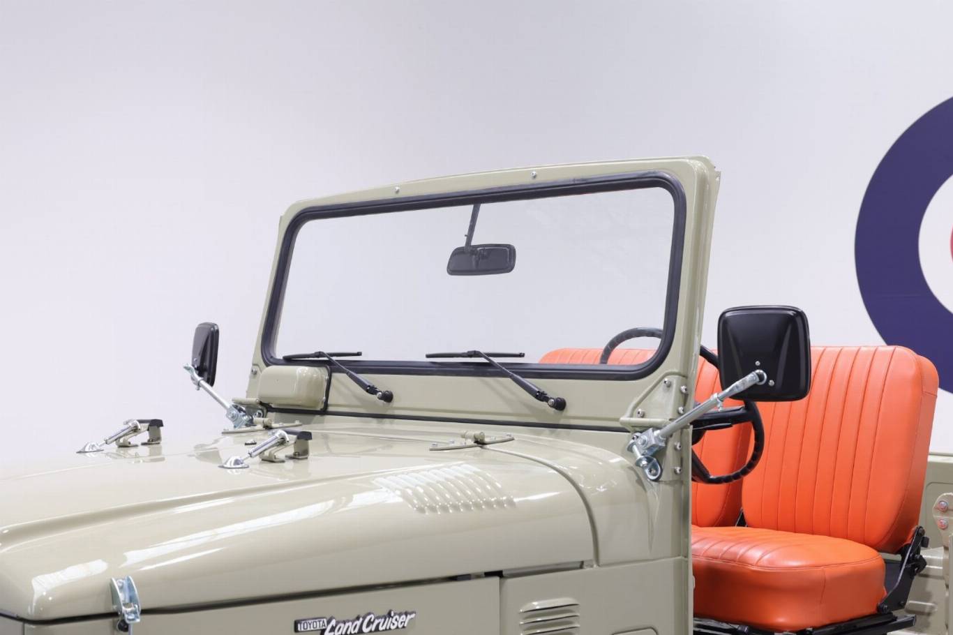 TOYOTA Land Cruiser 40