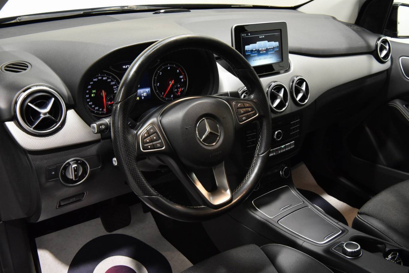 MERCEDES-BENZ B 180 3