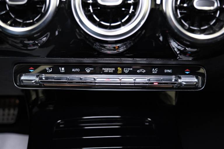 MERCEDES-BENZ A 180 29