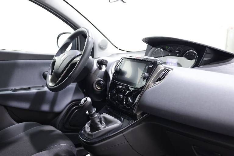 LANCIA Ypsilon 39
