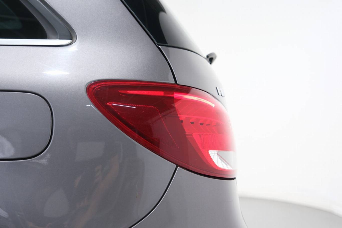 MERCEDES-BENZ B 180 38