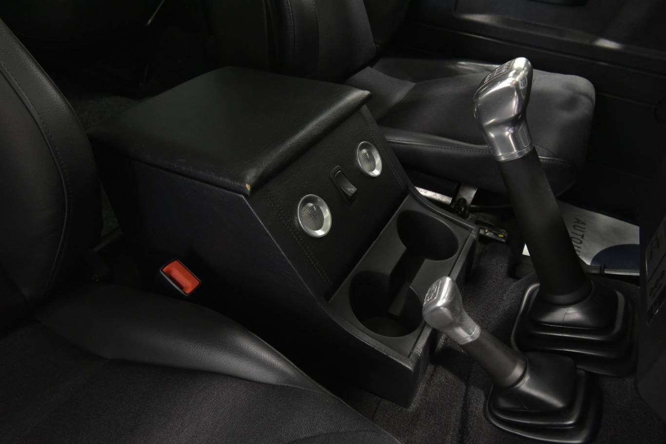 LAND ROVER Defender 22