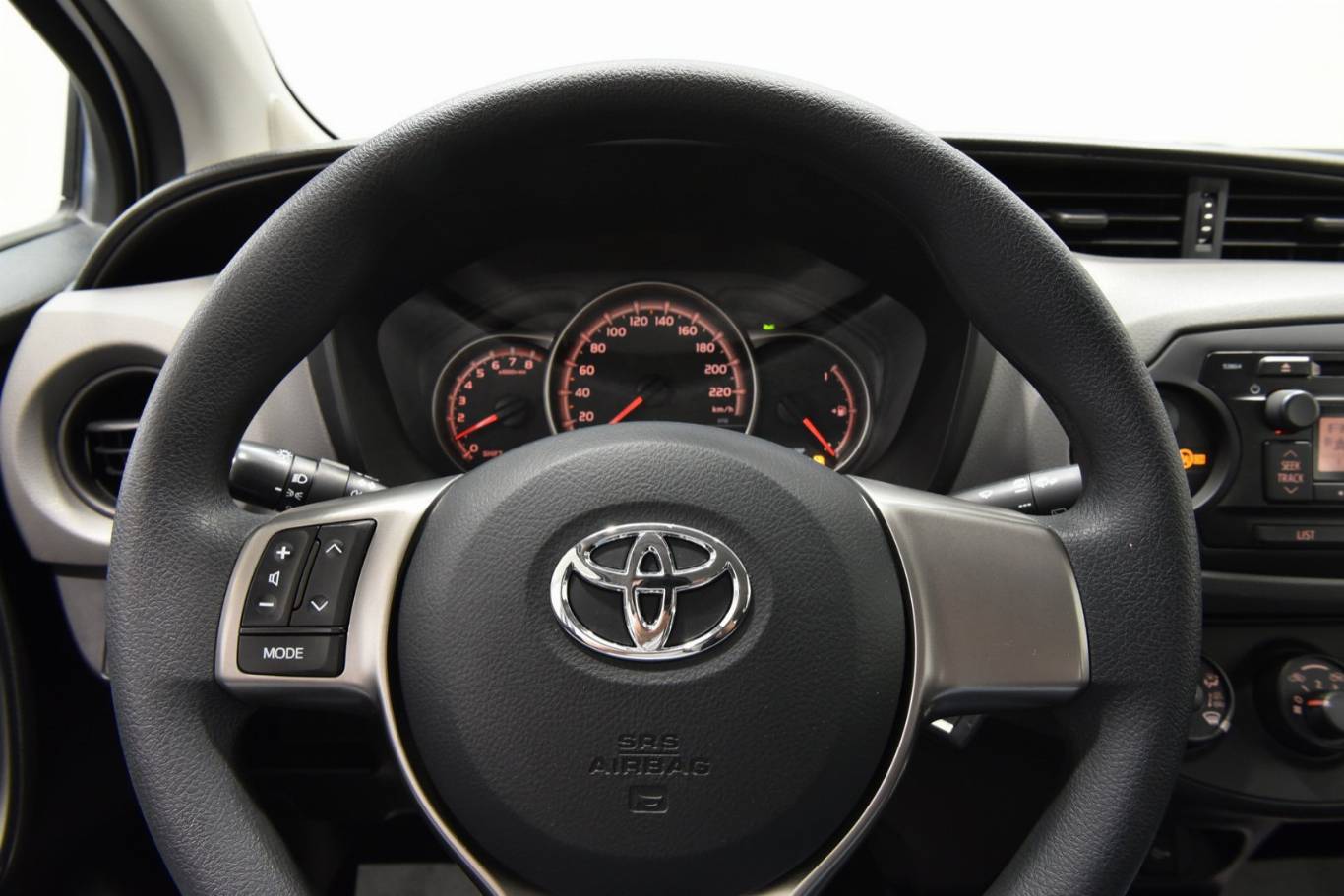 TOYOTA Yaris 40