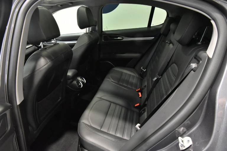 ALFA ROMEO Stelvio 56