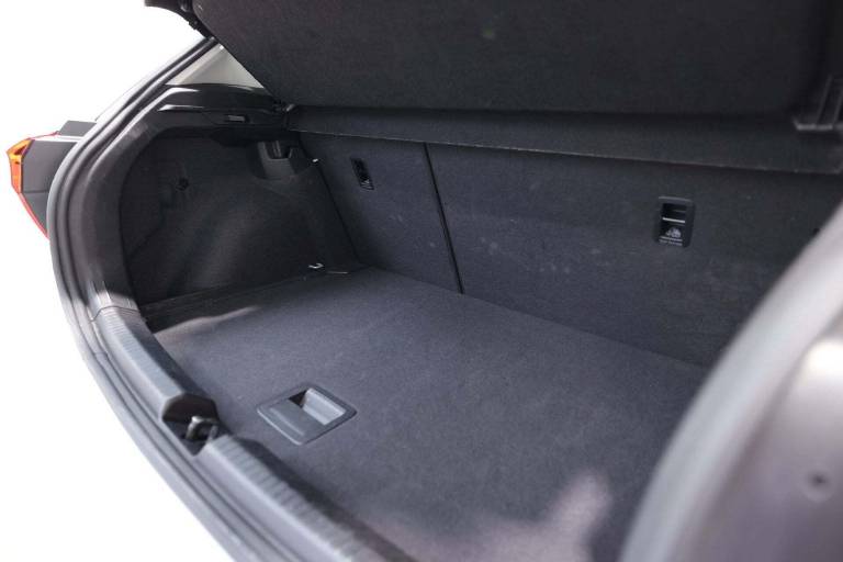 VOLKSWAGEN Polo 50