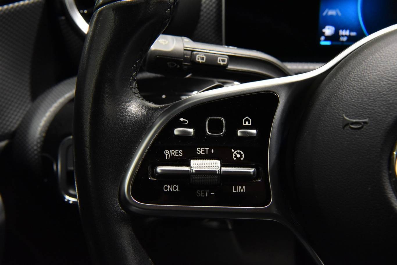 MERCEDES-BENZ A 180 7