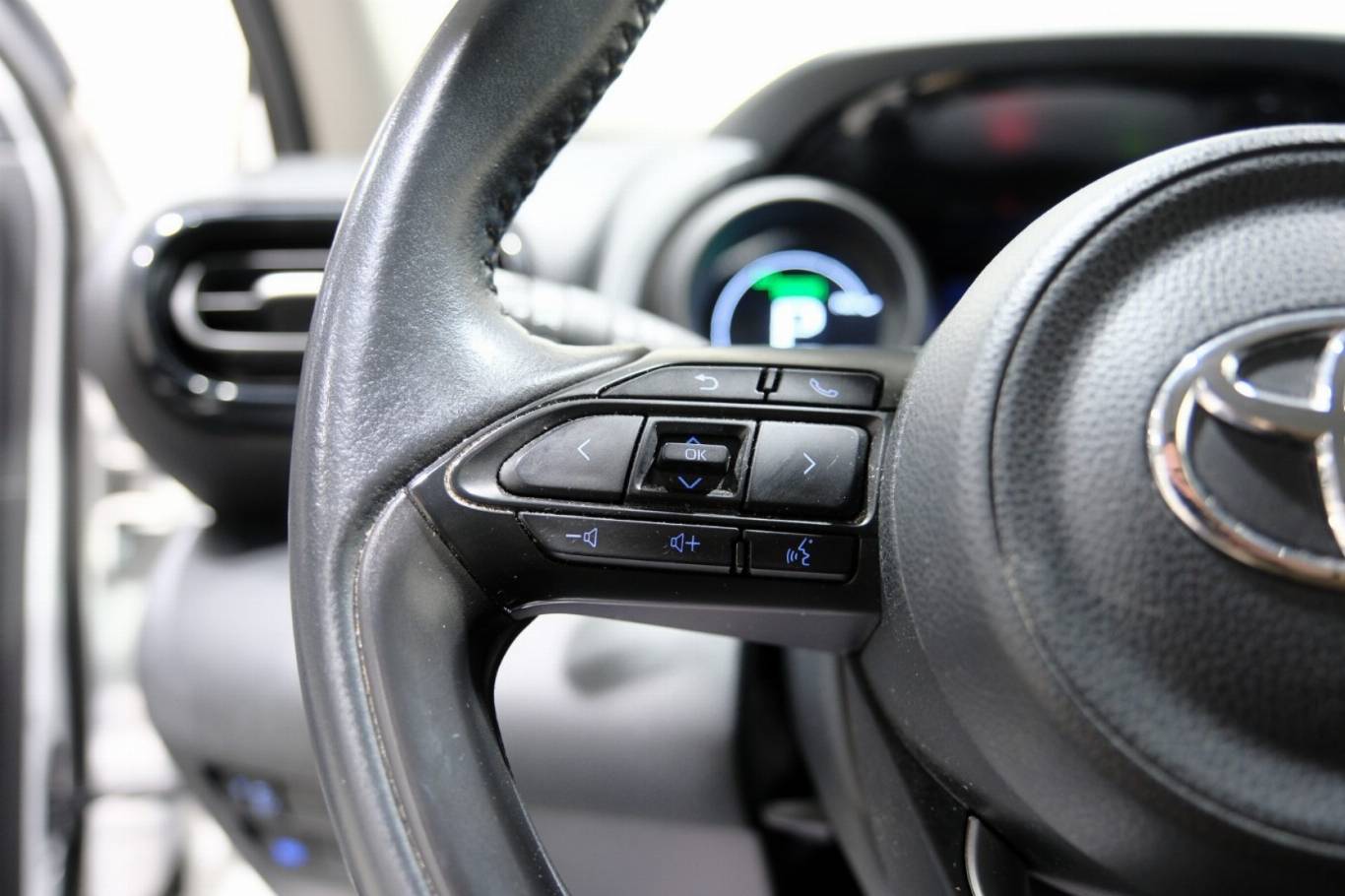 TOYOTA Yaris Cross 21