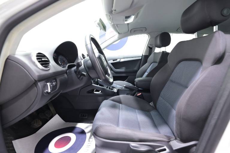 AUDI A3 6