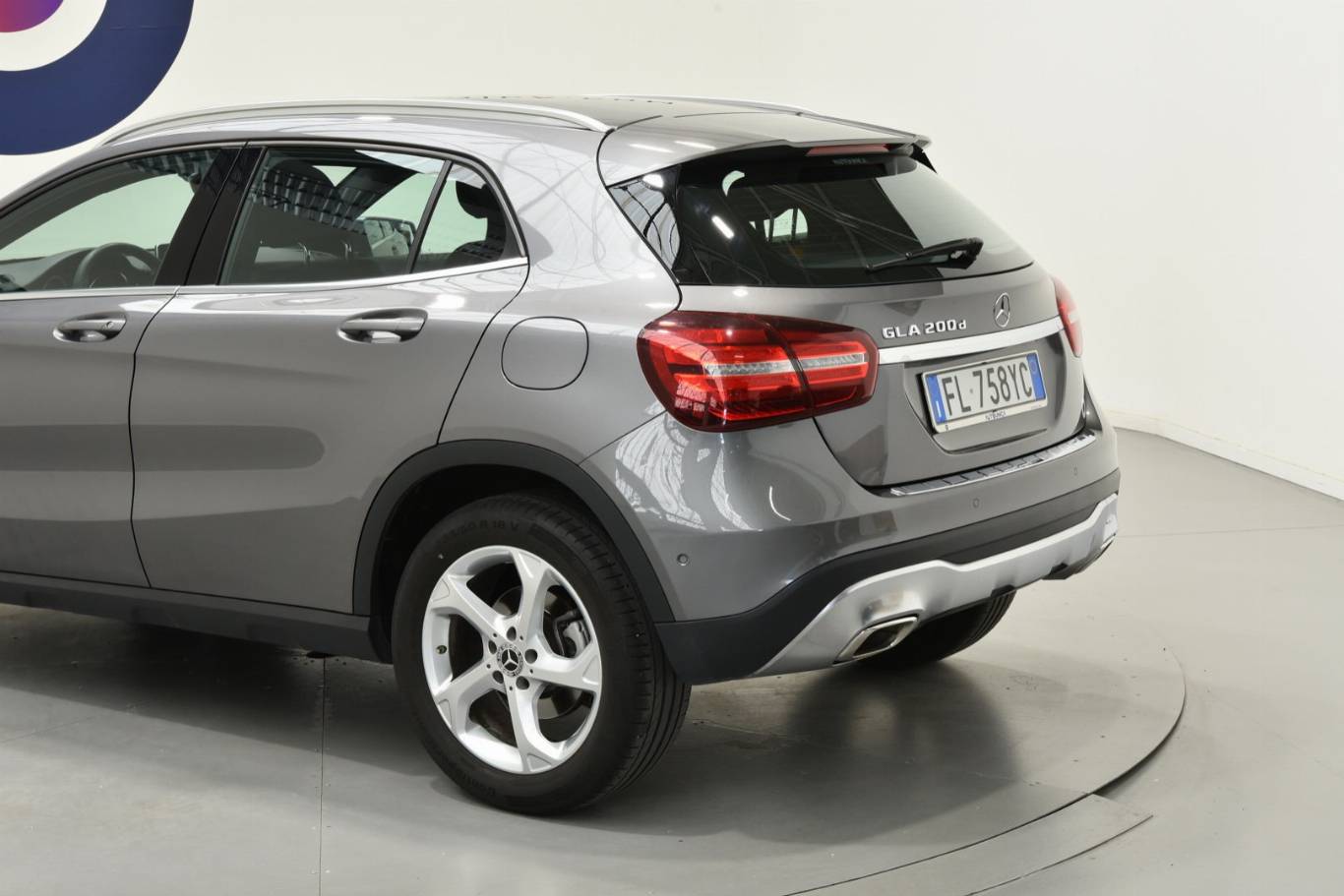 MERCEDES-BENZ GLA 200 38