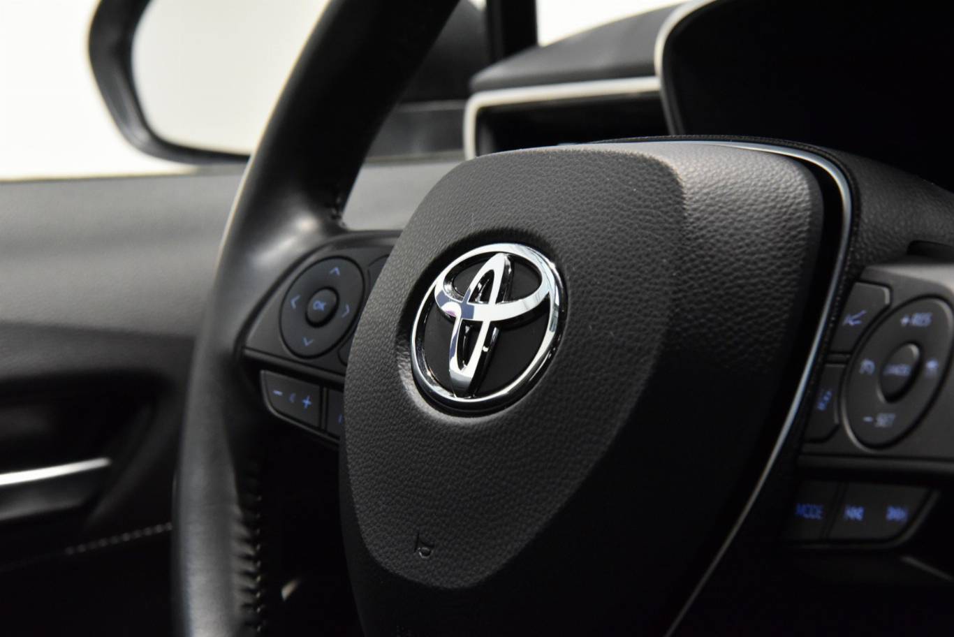 TOYOTA Corolla 24