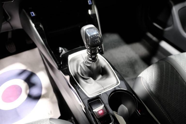 PEUGEOT 2008 33