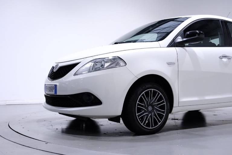 LANCIA Ypsilon 44