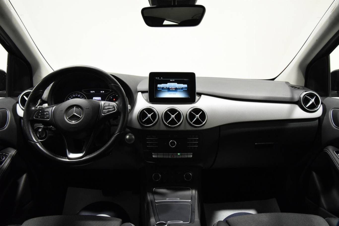 MERCEDES-BENZ B 180 23