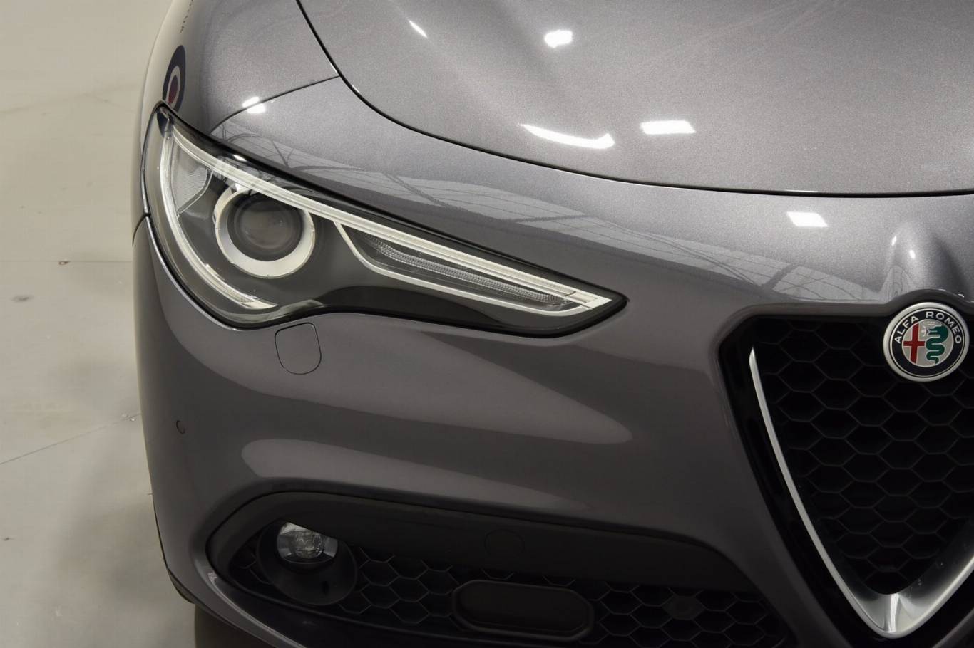 ALFA ROMEO Stelvio 8