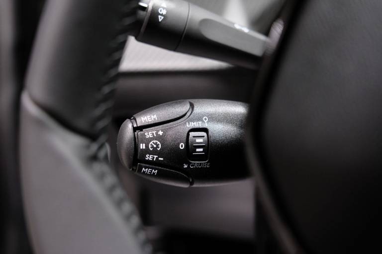 PEUGEOT 2008 25