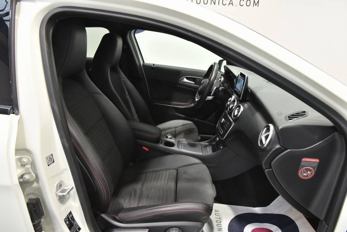 MERCEDES-BENZ A 200 21