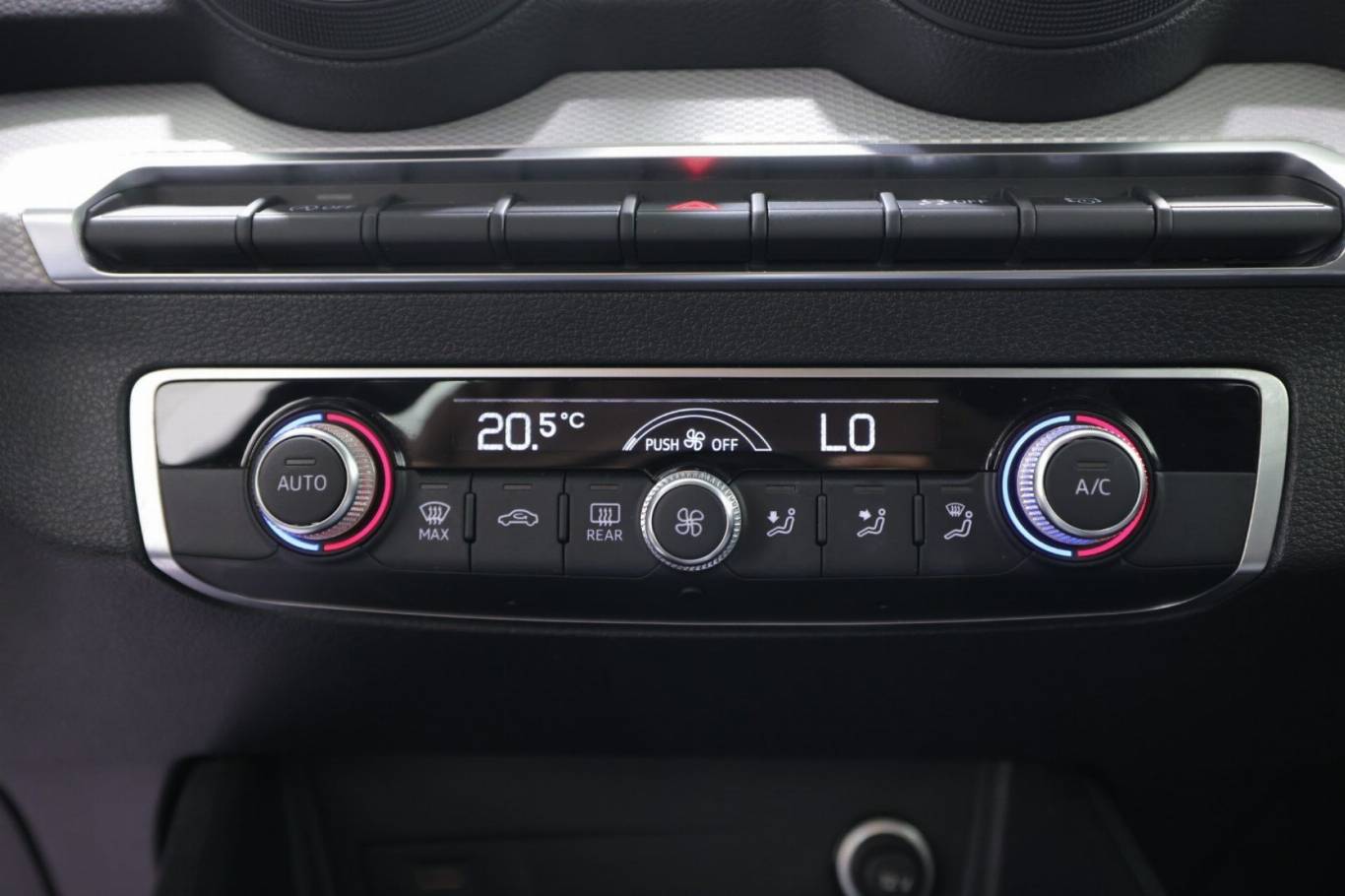 AUDI Q2 29