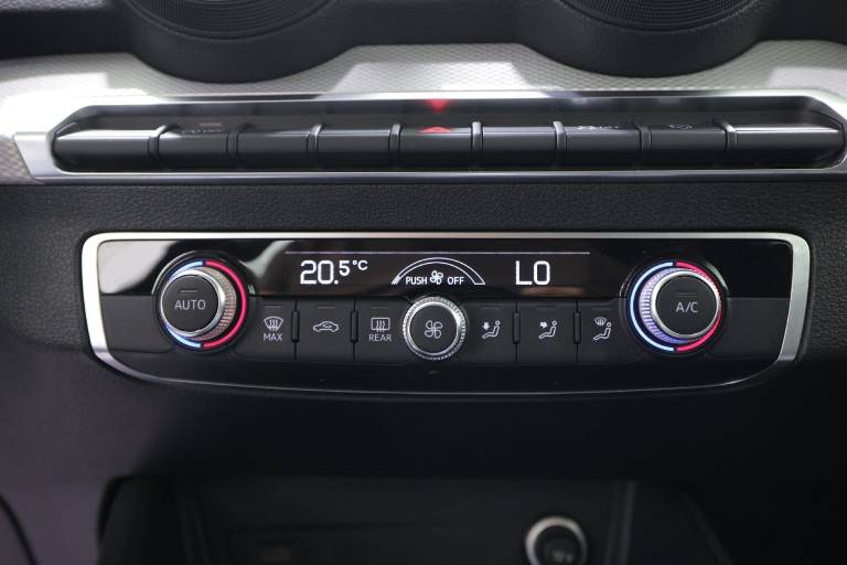 AUDI Q2 29