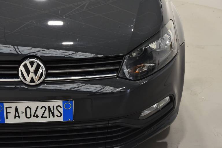 VOLKSWAGEN Polo 14