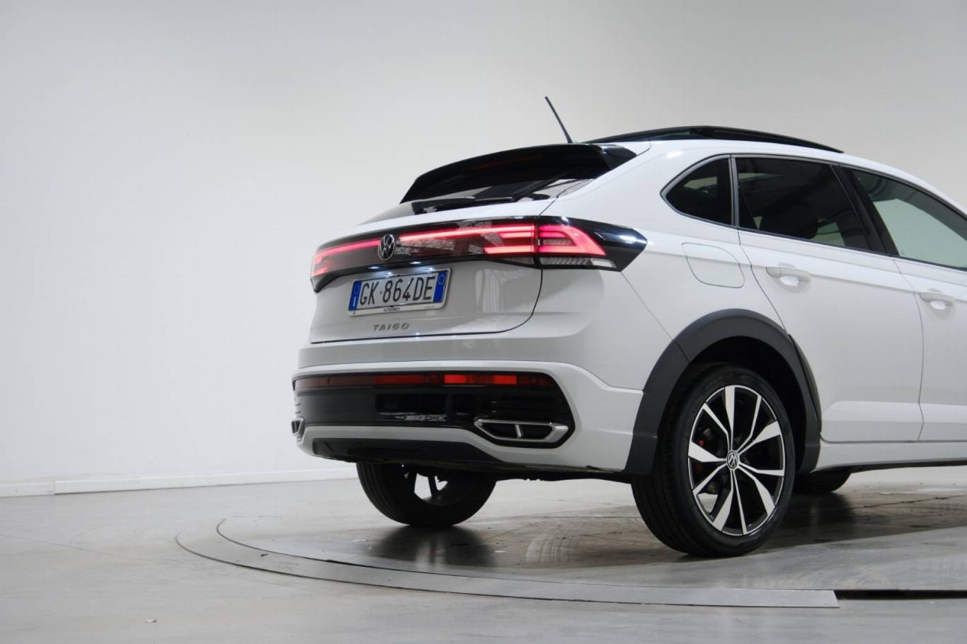 VOLKSWAGEN Taigo 47