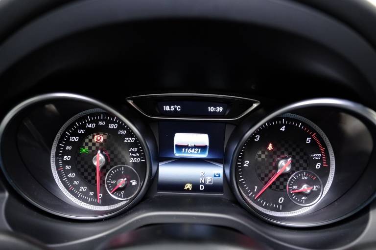 MERCEDES-BENZ A 180 8