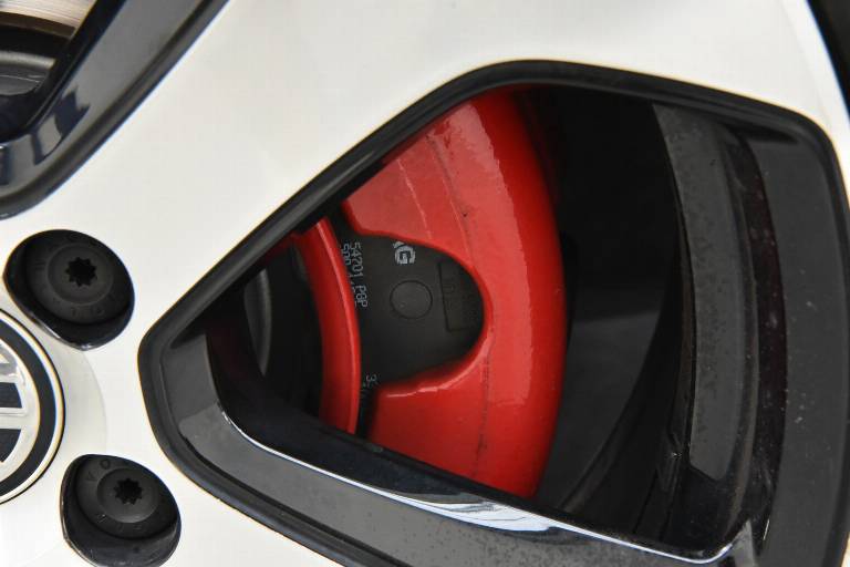 VOLKSWAGEN Golf GTI 56