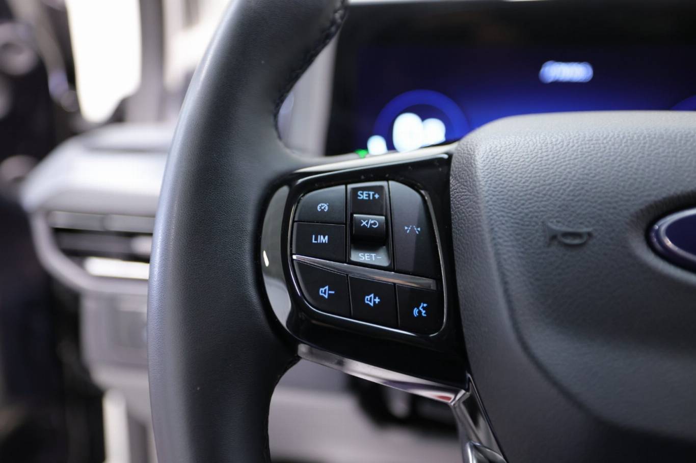 FORD Tourneo Custom 20