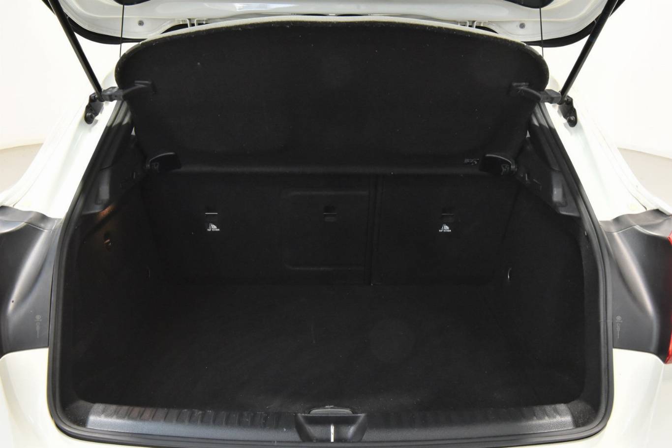 MERCEDES-BENZ GLA 200 9