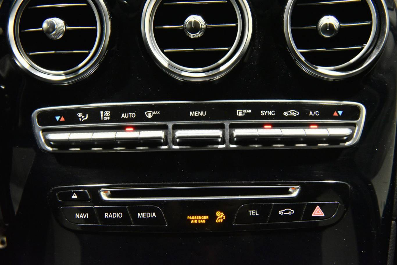 MERCEDES-BENZ GLC 220 11