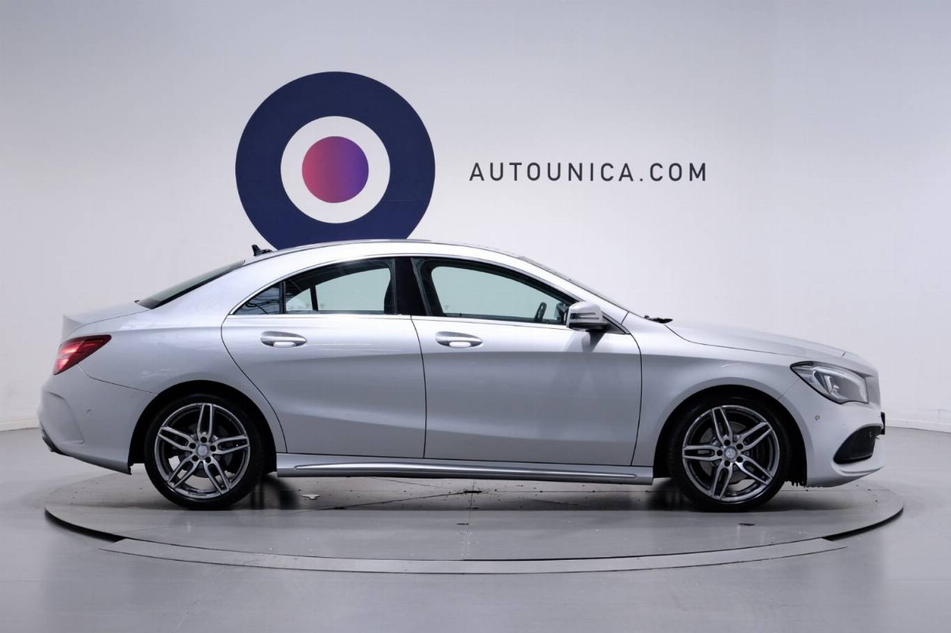 MERCEDES-BENZ CLA 220 4