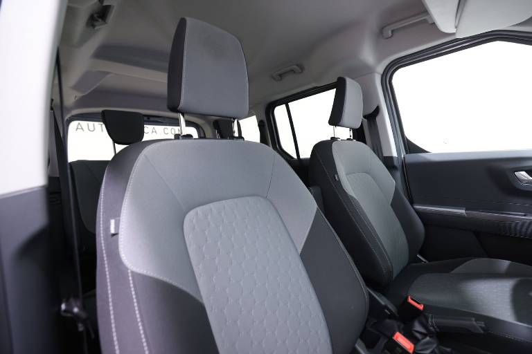 FORD Tourneo Courier 47