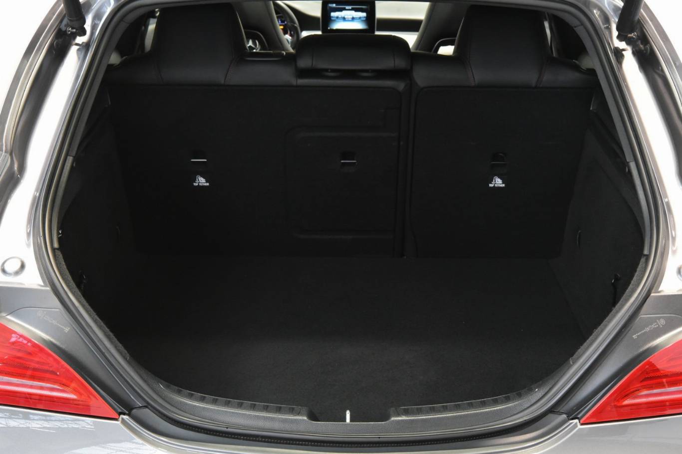 MERCEDES-BENZ CLA 45 AMG 61