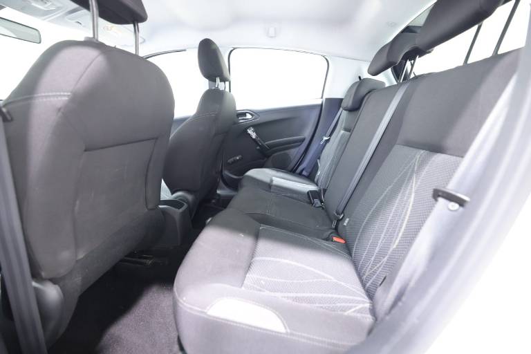 PEUGEOT 208 30