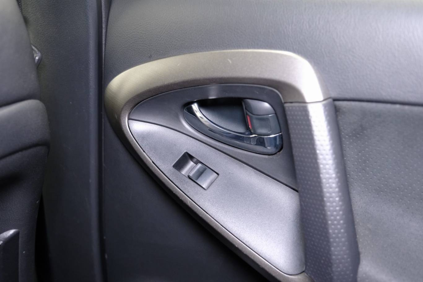 TOYOTA RAV 4 MY23 39