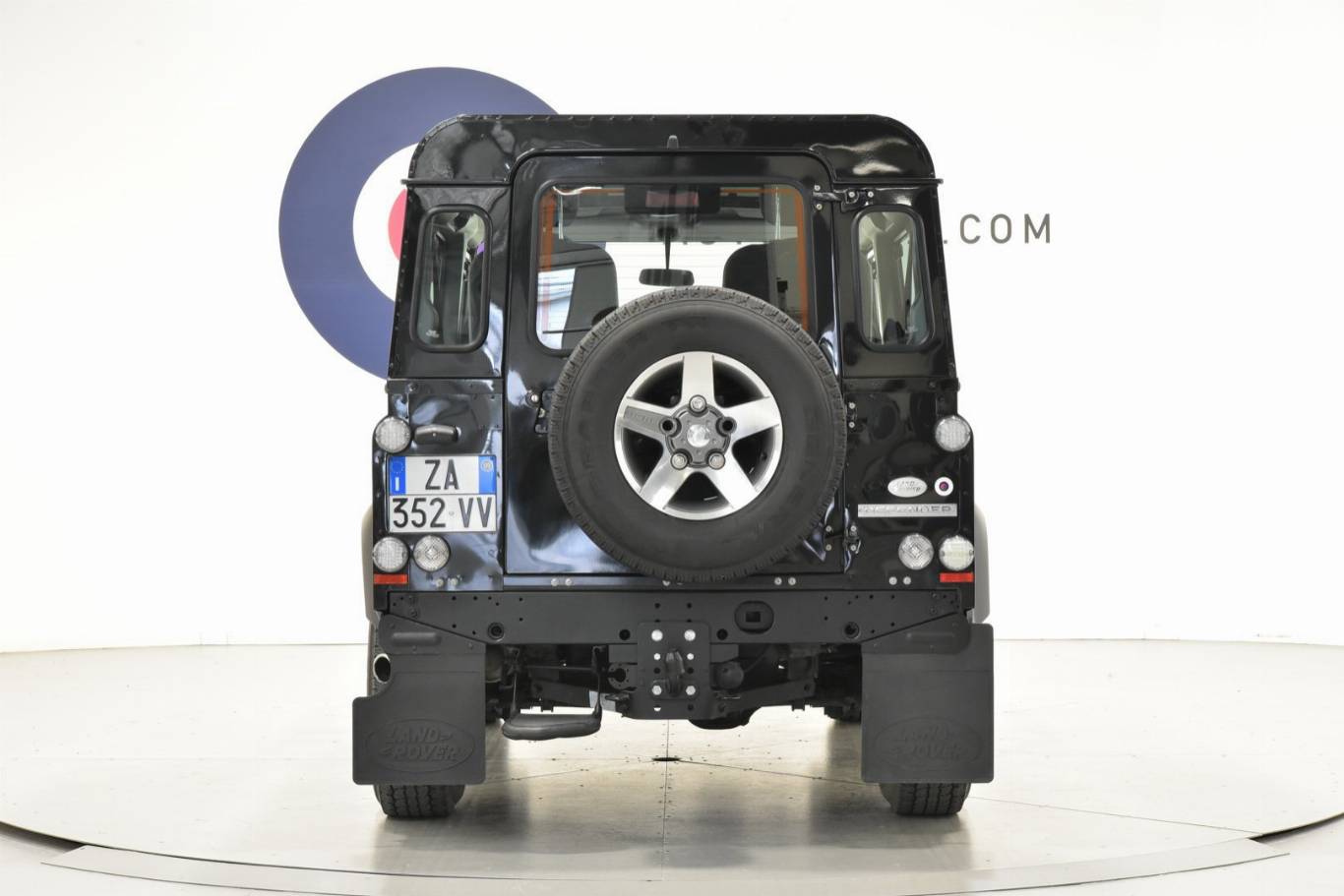 LAND ROVER Defender 6