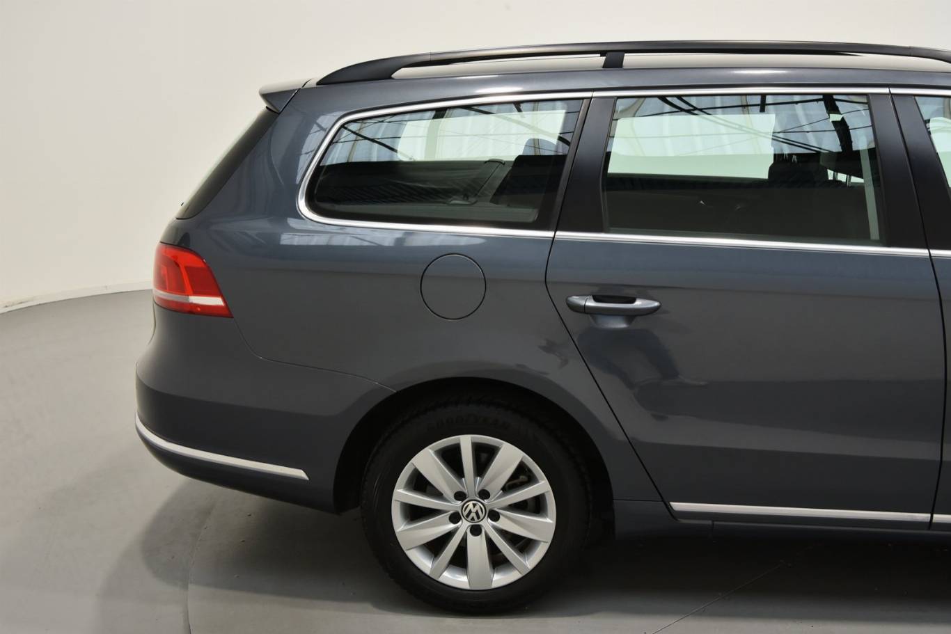 VOLKSWAGEN Passat 53