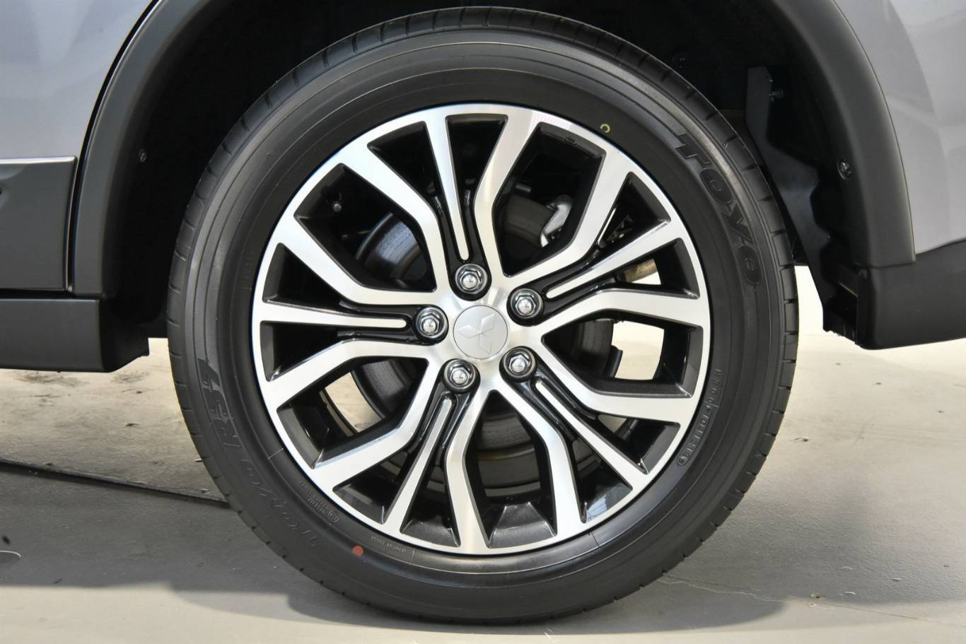 MITSUBISHI Outlander 13